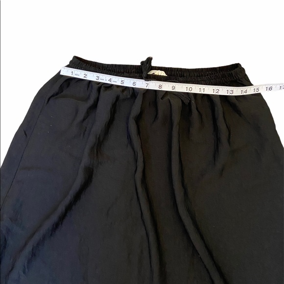 H&M Black Light Weight Drawstring Mid Length Skirt - Picture 4 of 7